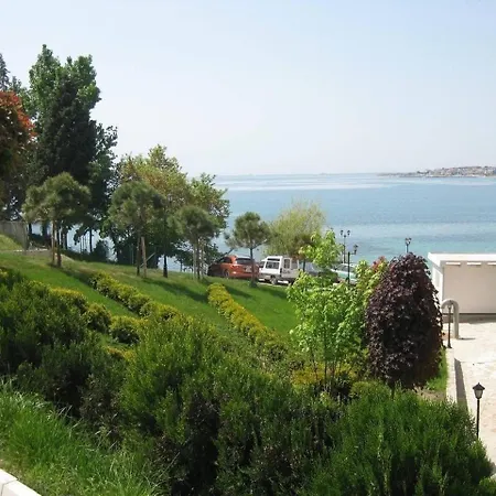 Beachfront Studio! ❤ Sea View❤at❤ * Солнечный берег